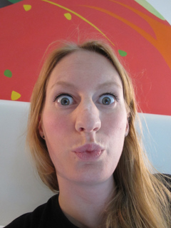 2011_09_29-10_02_Korea,_Seoul2,_Yongsan,_Itaewon