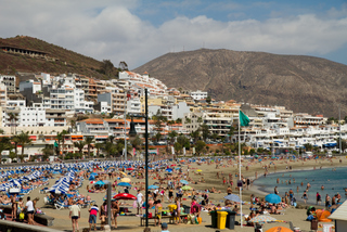 2012_04_01-04_Playa_de_Las_Americas,_Tenerife