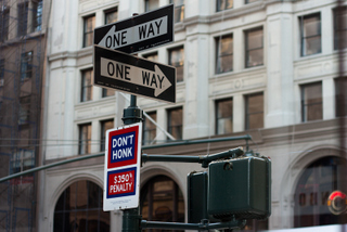 2012_09_23_New_York,_Midtown,_Wall_st,_China_Town
