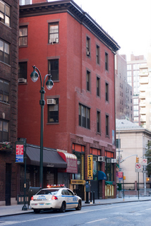 2012_09_23_New_York,_Midtown,_Wall_st,_China_Town