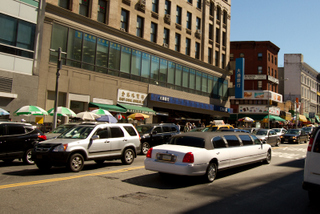 2012_09_23_New_York,_Midtown,_Wall_st,_China_Town