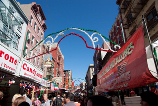 2012_09_23_New_York,_Midtown,_Wall_st,_China_Town