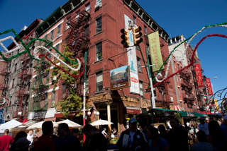 2012_09_23_New_York,_Midtown,_Wall_st,_China_Town