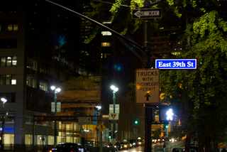 2012_09_23_New_York,_Midtown,_Wall_st,_China_Town