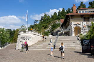 2024_07_09_Postojna-grottorna,_Slovenien