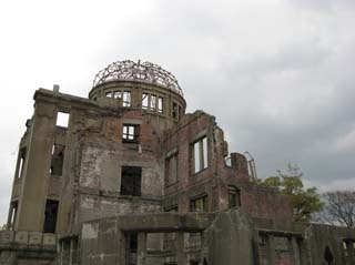 A-Bomb_Dome,_Hiroshima_(2007_04_28)