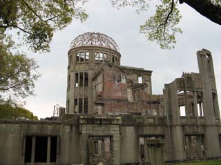 A-Bomb_Dome,_Hiroshima_(2007_04_28)