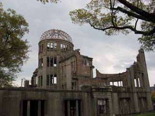 A-Bomb_Dome,_Hiroshima_(2007_04_28)