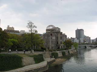 A-Bomb_Dome,_Hiroshima_(2007_04_28)