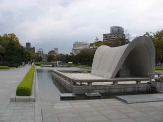 A-Bomb_Dome,_Hiroshima_(2007_04_28)